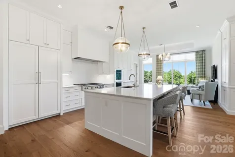 130 Cherokee Road Charlotte NC 28207