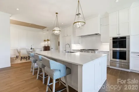 130 Cherokee Road Charlotte NC 28207