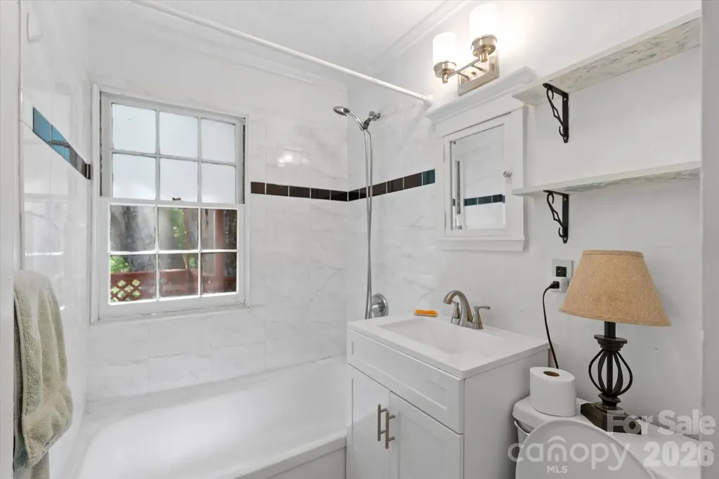 224 Aurora Drive Asheville NC 28805