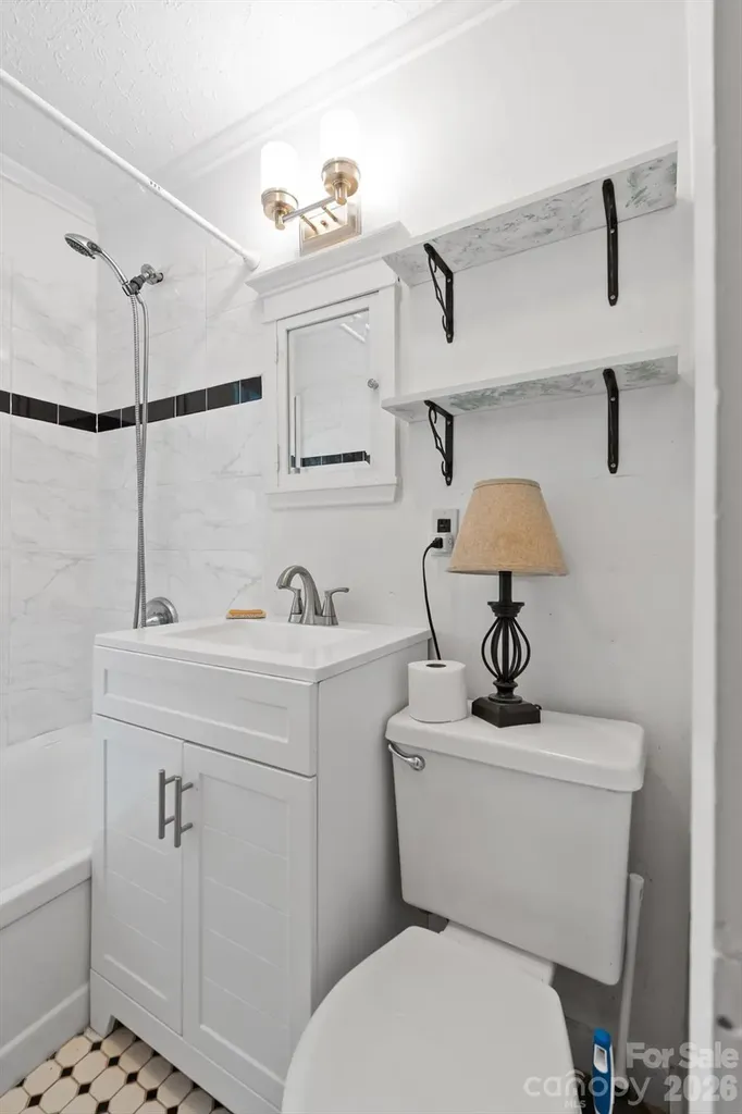 224 Aurora Drive Asheville NC 28805
