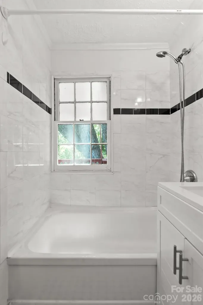 224 Aurora Drive Asheville NC 28805