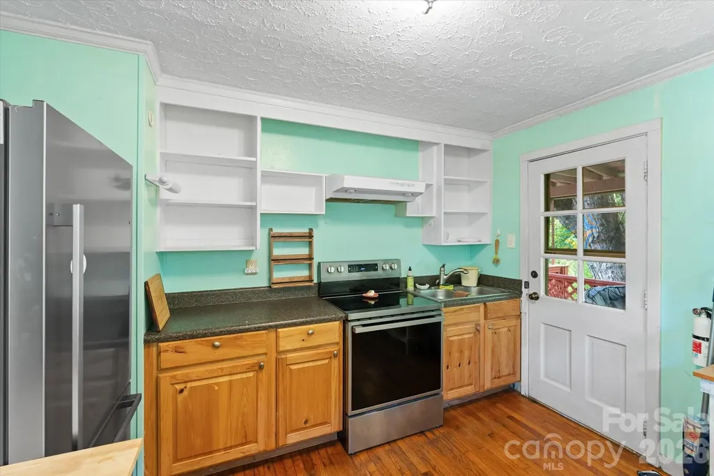 224 Aurora Drive Asheville NC 28805