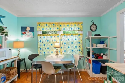 224 Aurora Drive Asheville NC 28805