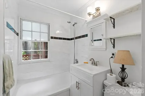 224 Aurora Drive Asheville NC 28805