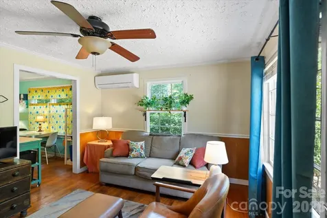 224 Aurora Drive Asheville NC 28805