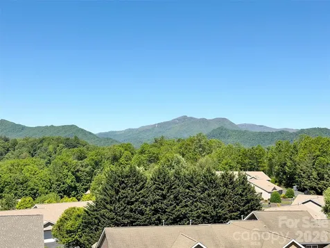 49 Kenai Trail Waynesville NC 28786