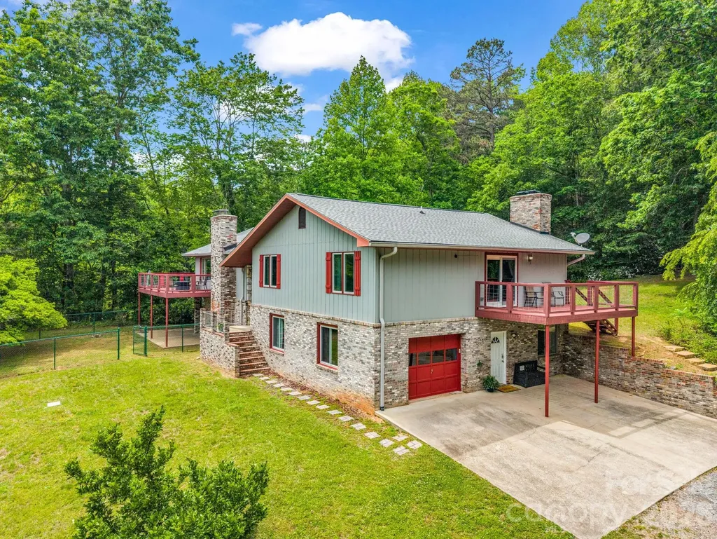 656 Cashiers Valley Road Brevard NC 28712