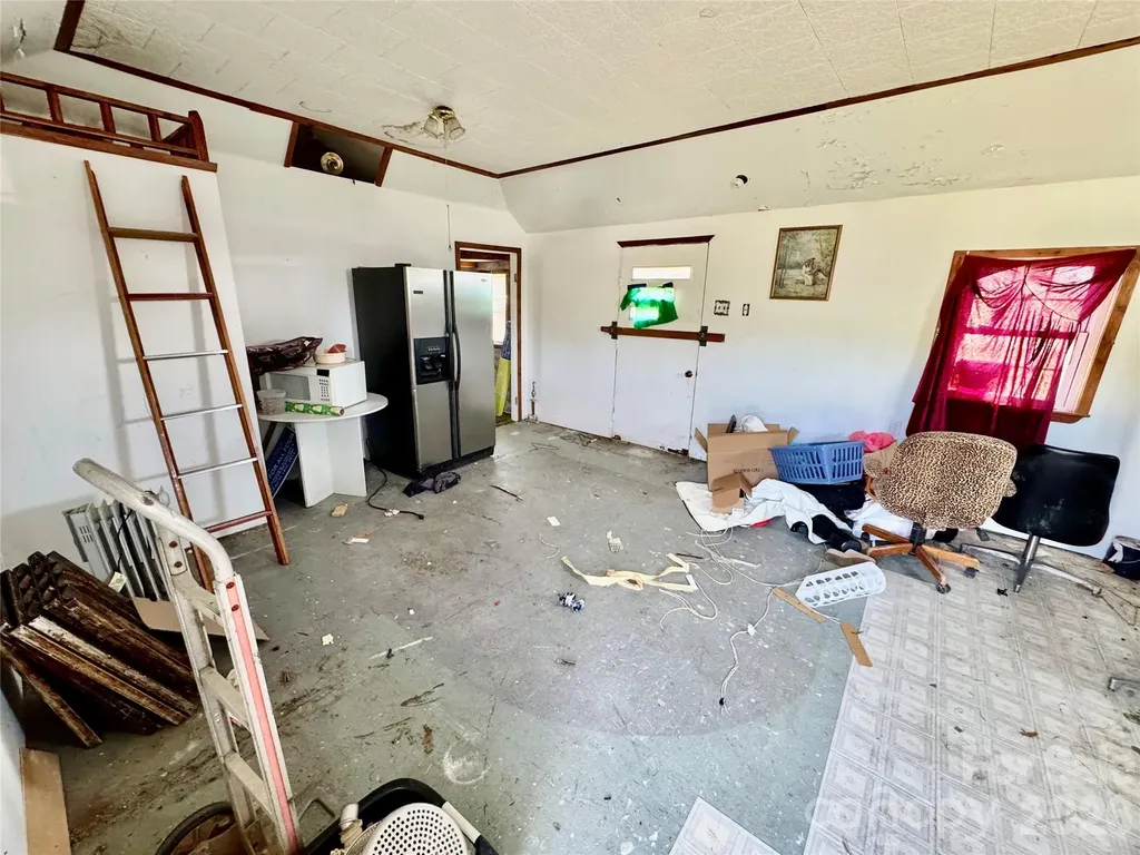 1263 Nc 16 Highway N Taylorsville NC 28681