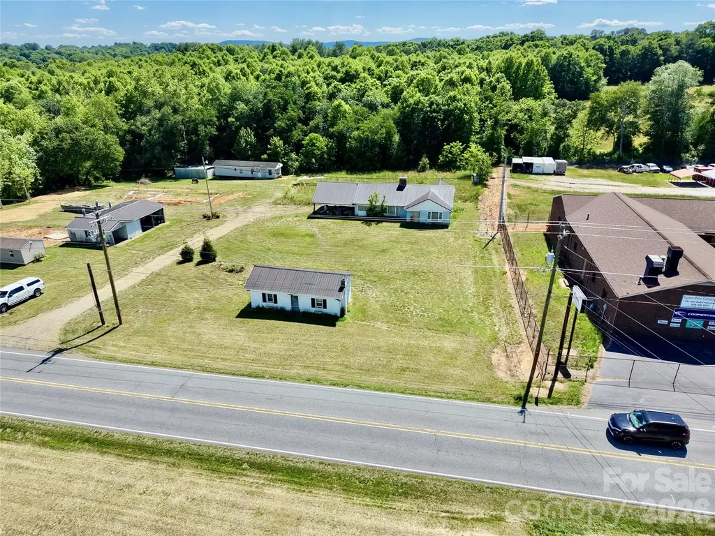 1263 Nc 16 Highway N Taylorsville NC 28681