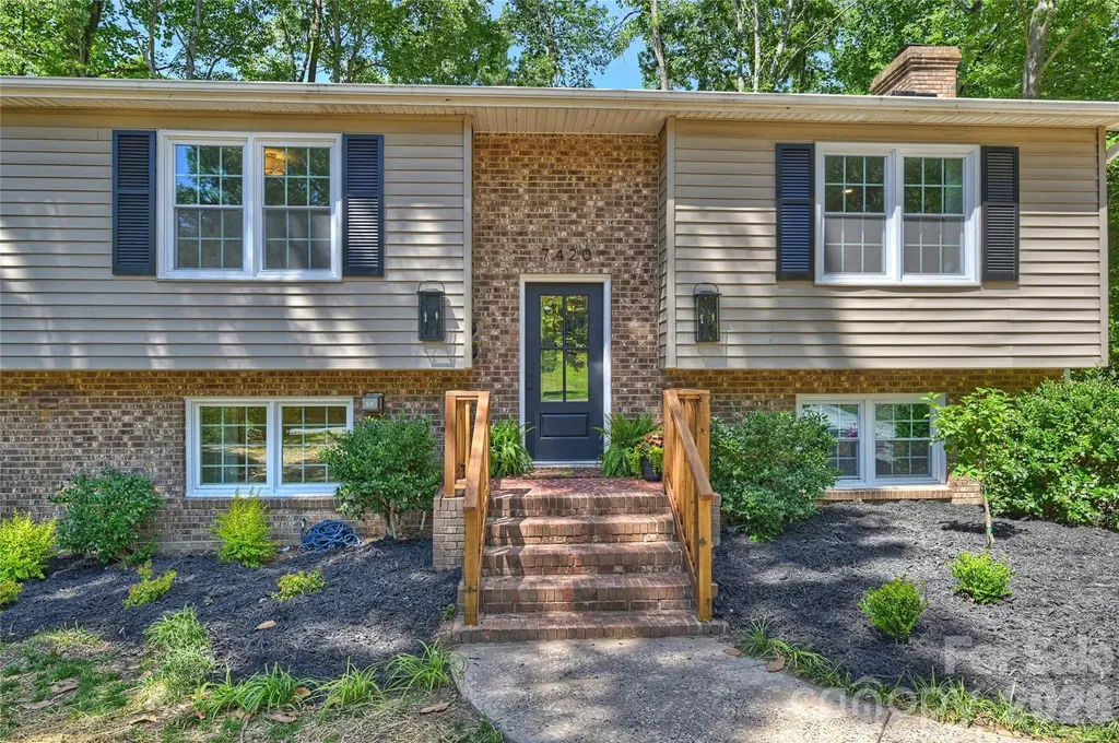 7420 Castlebar Road Charlotte NC 28270