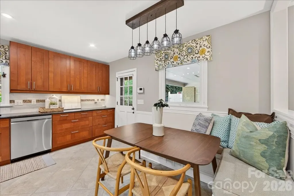 1128 Court Drive Charlotte NC 28211