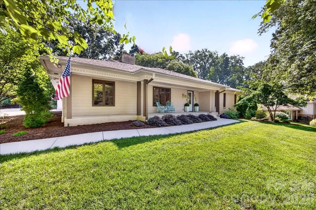 1128 Court Drive Charlotte NC 28211