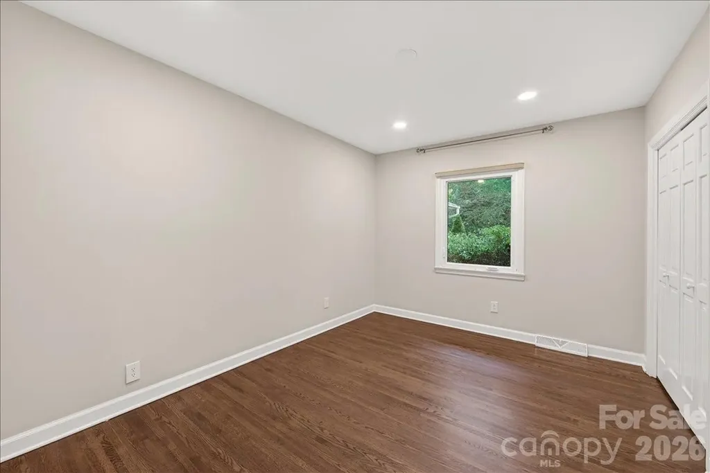 1128 Court Drive Charlotte NC 28211