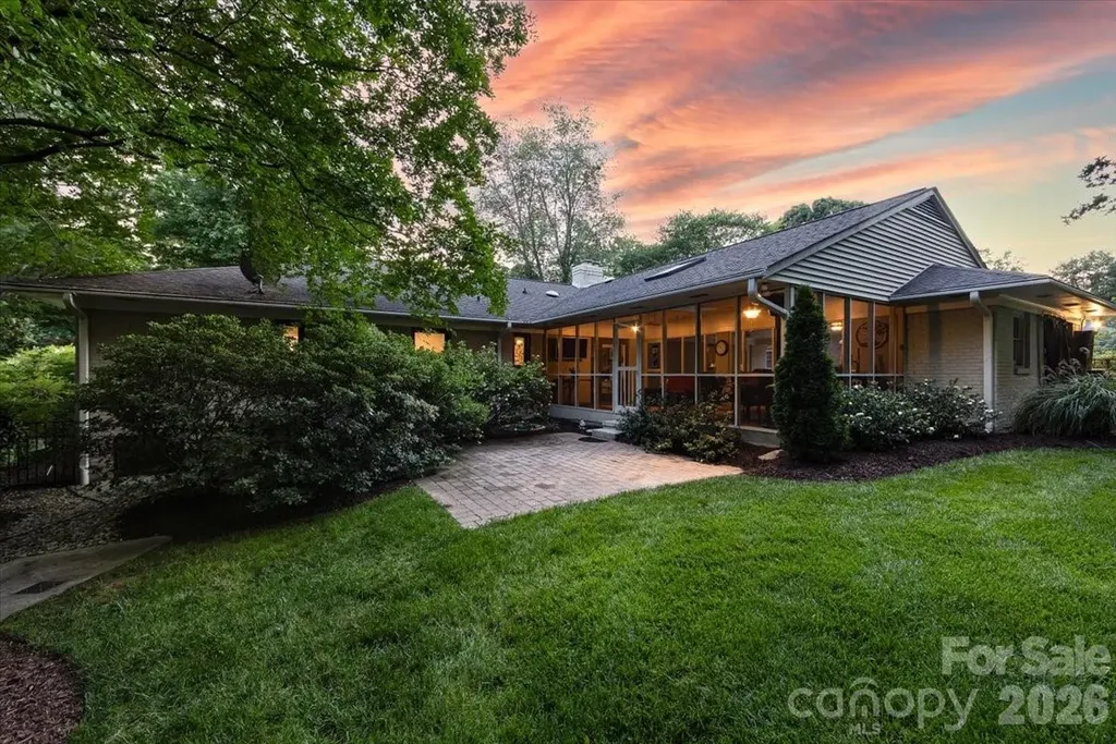 1128 Court Drive Charlotte NC 28211