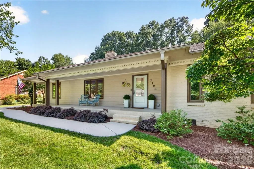 1128 Court Drive Charlotte NC 28211