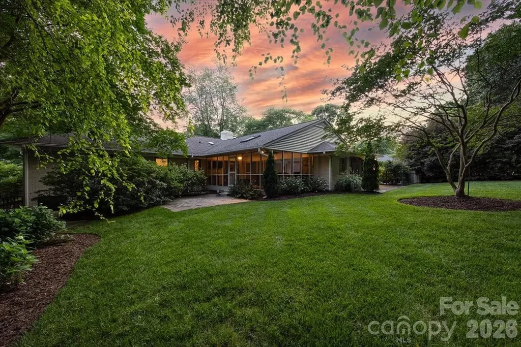 1128 Court Drive Charlotte NC 28211