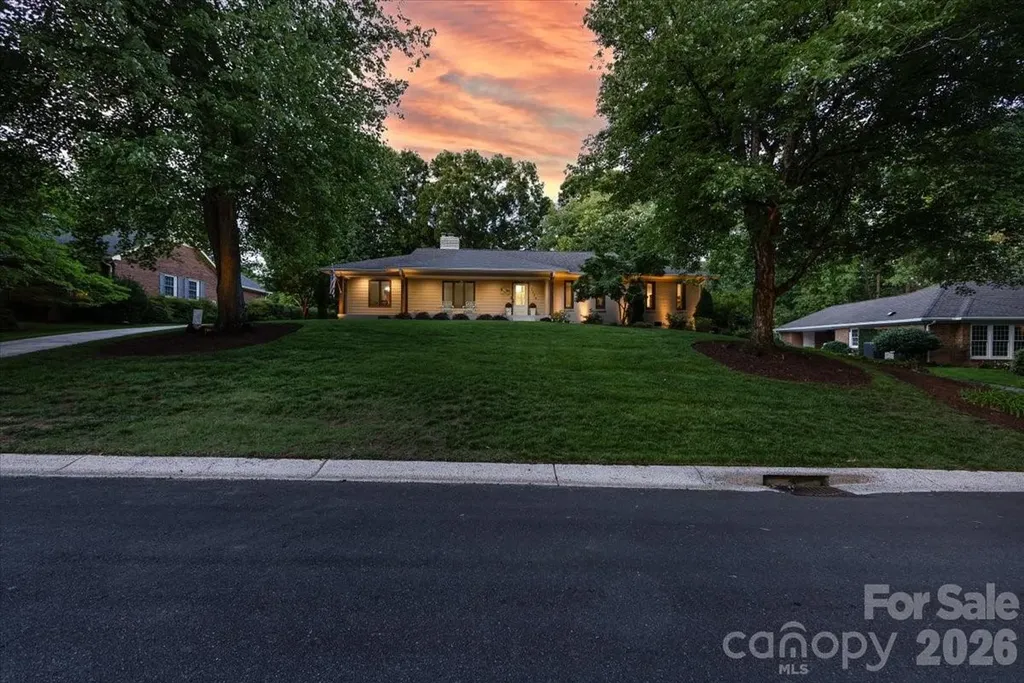 1128 Court Drive Charlotte NC 28211