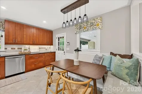 1128 Court Drive Charlotte NC 28211