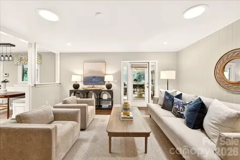 1128 Court Drive Charlotte NC 28211