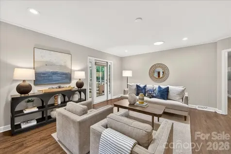 1128 Court Drive Charlotte NC 28211