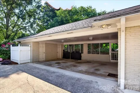1128 Court Drive Charlotte NC 28211