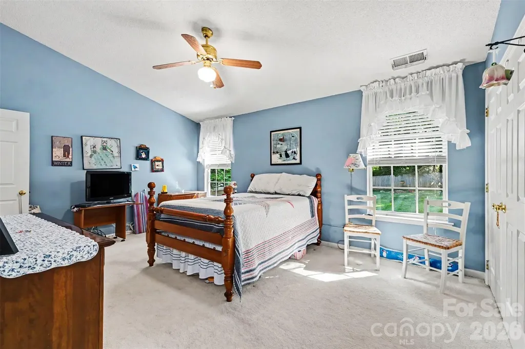 12323 Poplar Forest Drive Charlotte NC 28278
