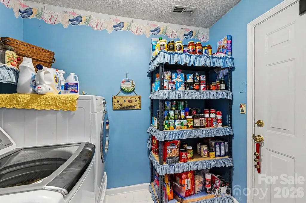 12323 Poplar Forest Drive Charlotte NC 28278