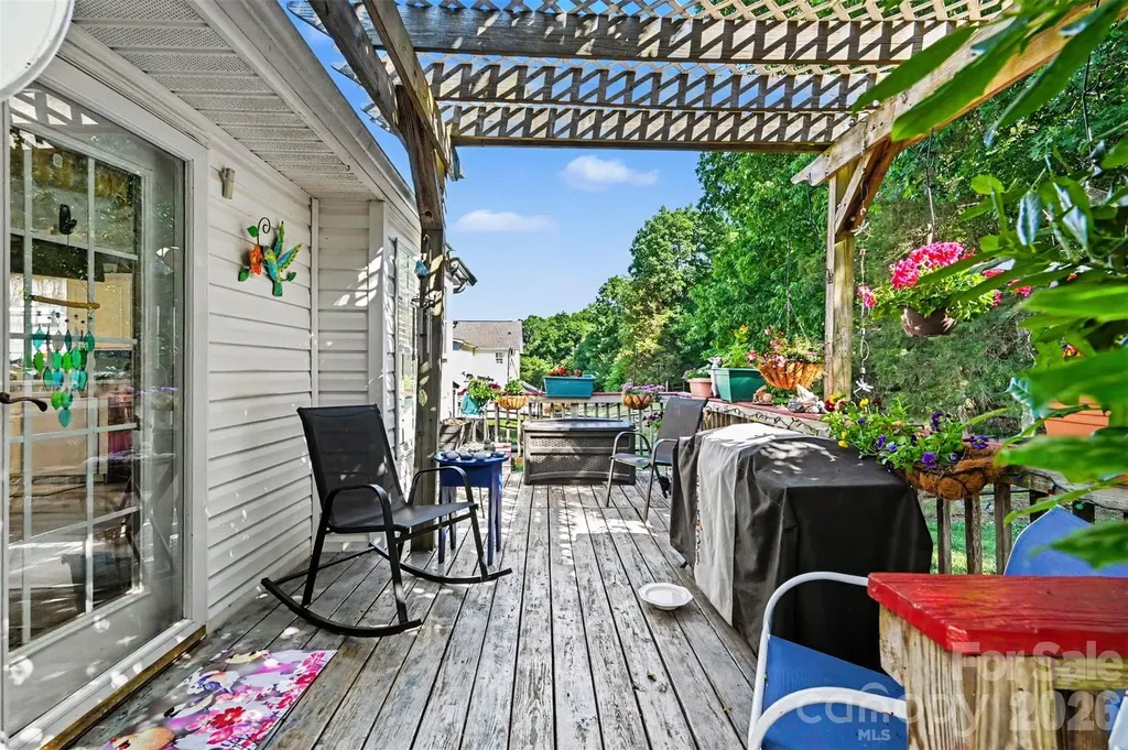 12323 Poplar Forest Drive Charlotte NC 28278