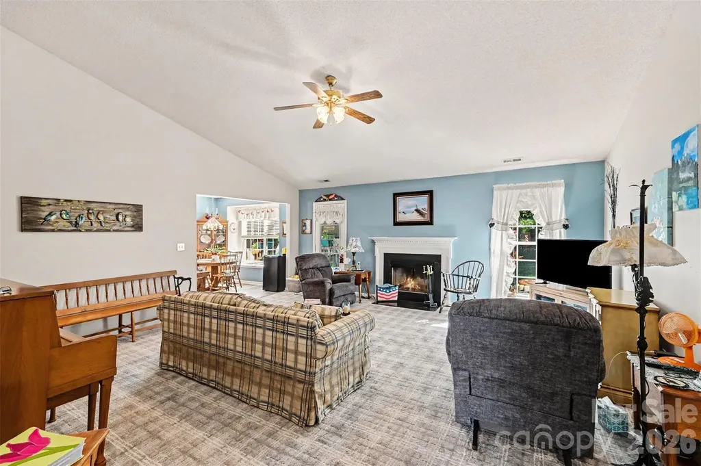12323 Poplar Forest Drive Charlotte NC 28278
