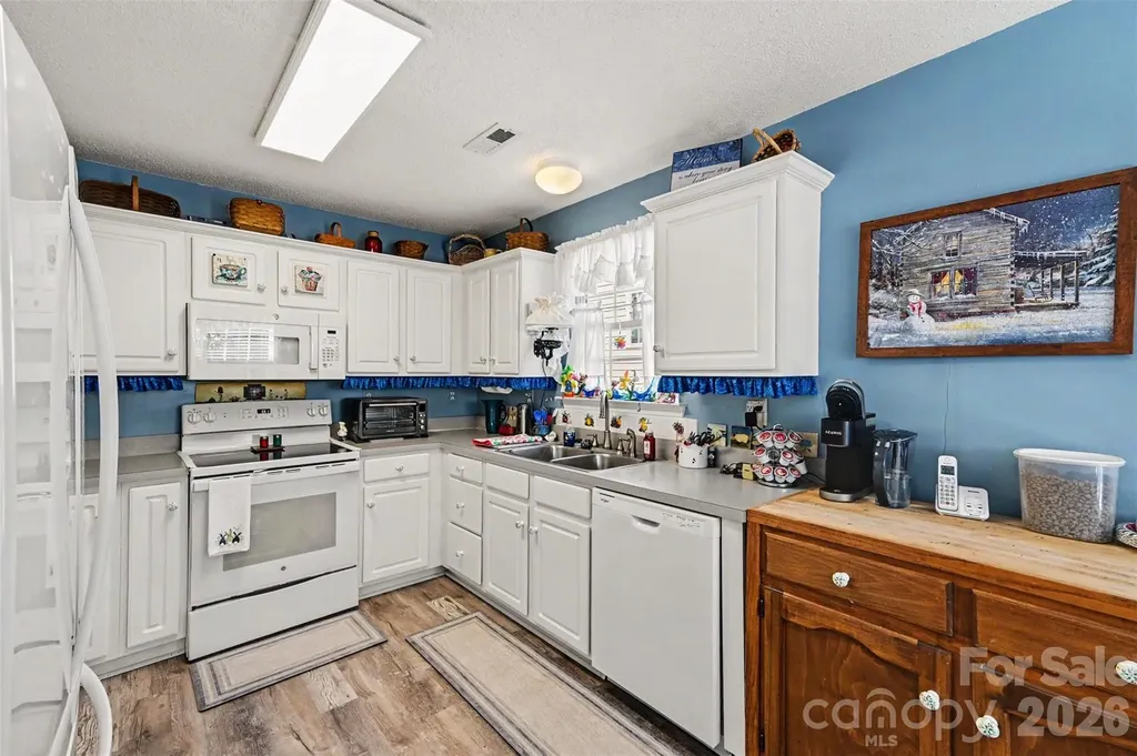 12323 Poplar Forest Drive Charlotte NC 28278