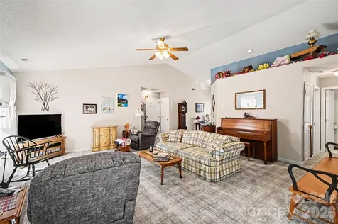 12323 Poplar Forest Drive Charlotte NC 28278