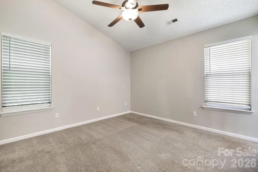5463 Realtree Lane Charlotte NC 28214