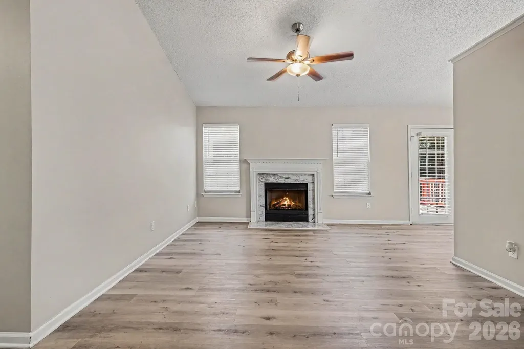 5463 Realtree Lane Charlotte NC 28214