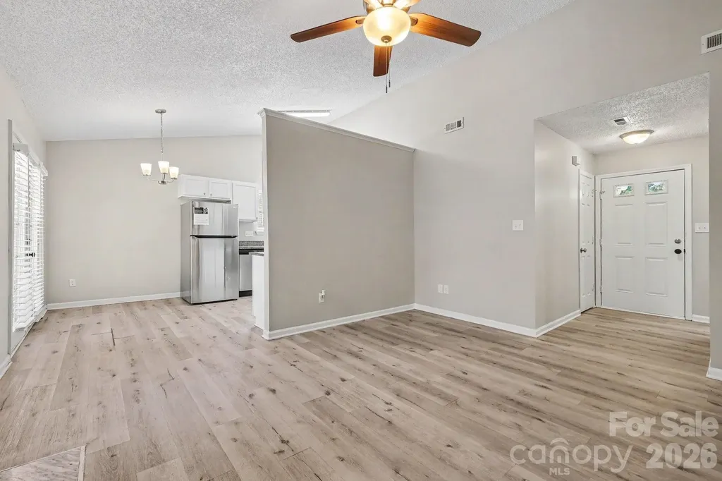 5463 Realtree Lane Charlotte NC 28214