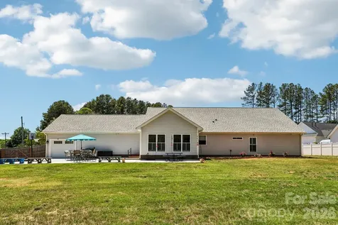 5301 Garden Gate Drive Monroe NC 28112