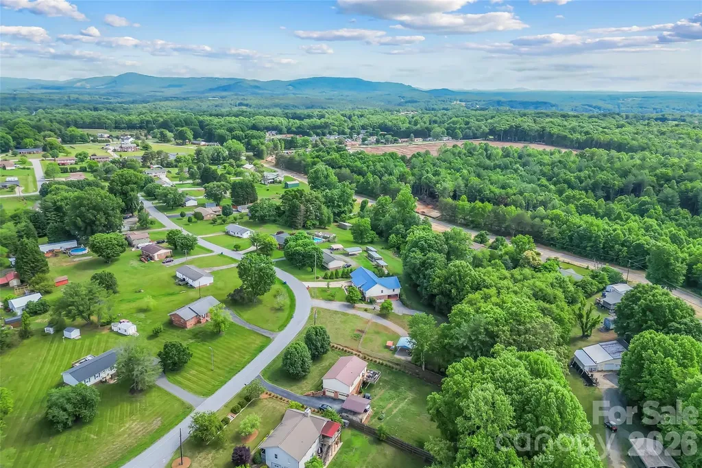183 Greenlea Circle Taylorsville NC 28681