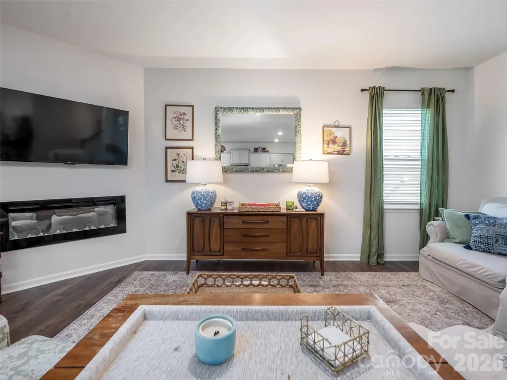 596 Country Oak Drive Asheville NC 28804