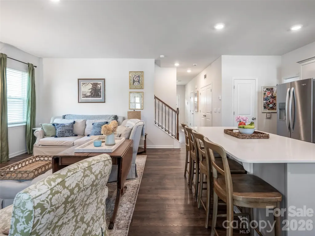 596 Country Oak Drive Asheville NC 28804