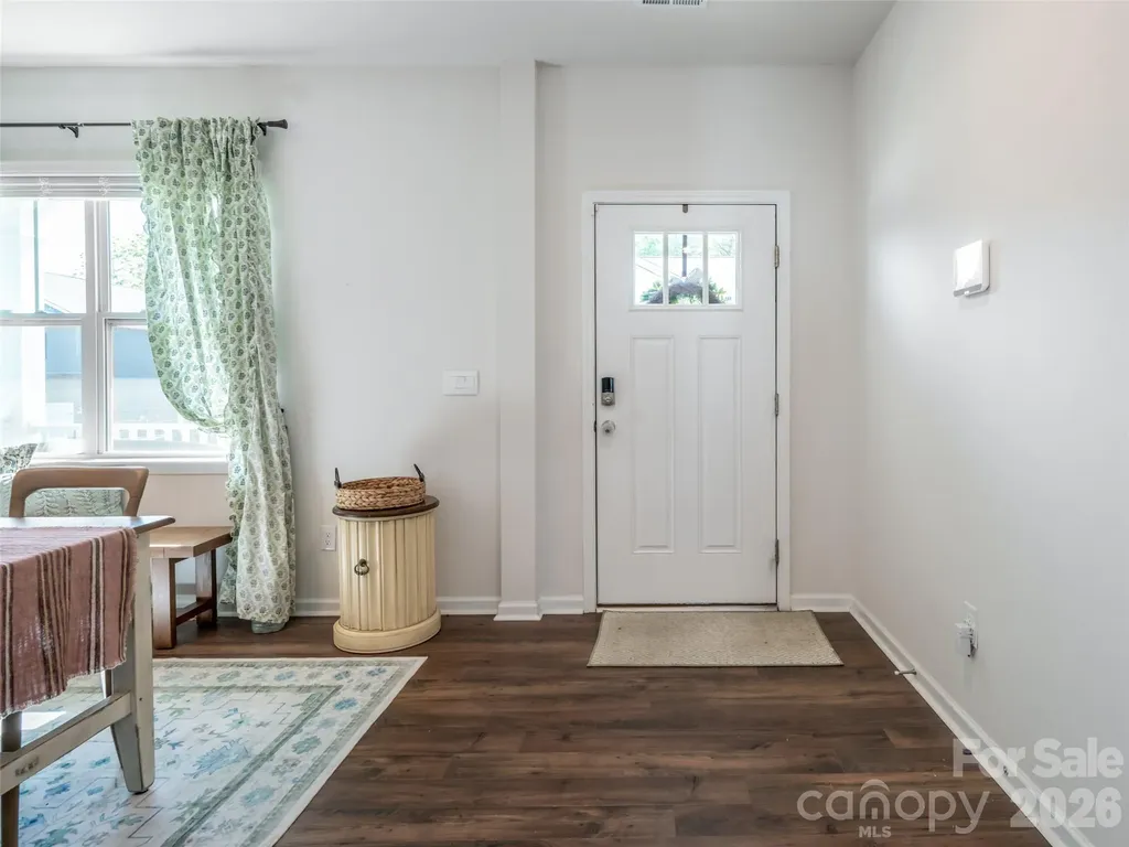 596 Country Oak Drive Asheville NC 28804
