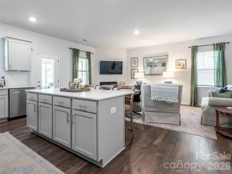 596 Country Oak Drive Asheville NC 28804