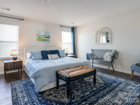 596 Country Oak Drive Asheville NC 28804