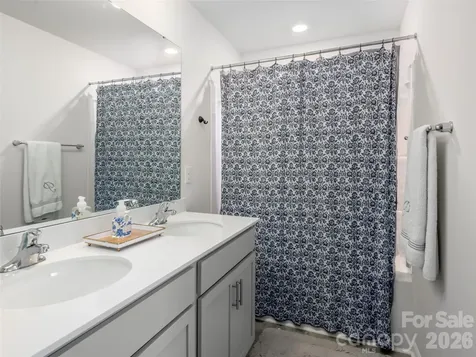 596 Country Oak Drive Asheville NC 28804