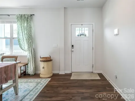 596 Country Oak Drive Asheville NC 28804