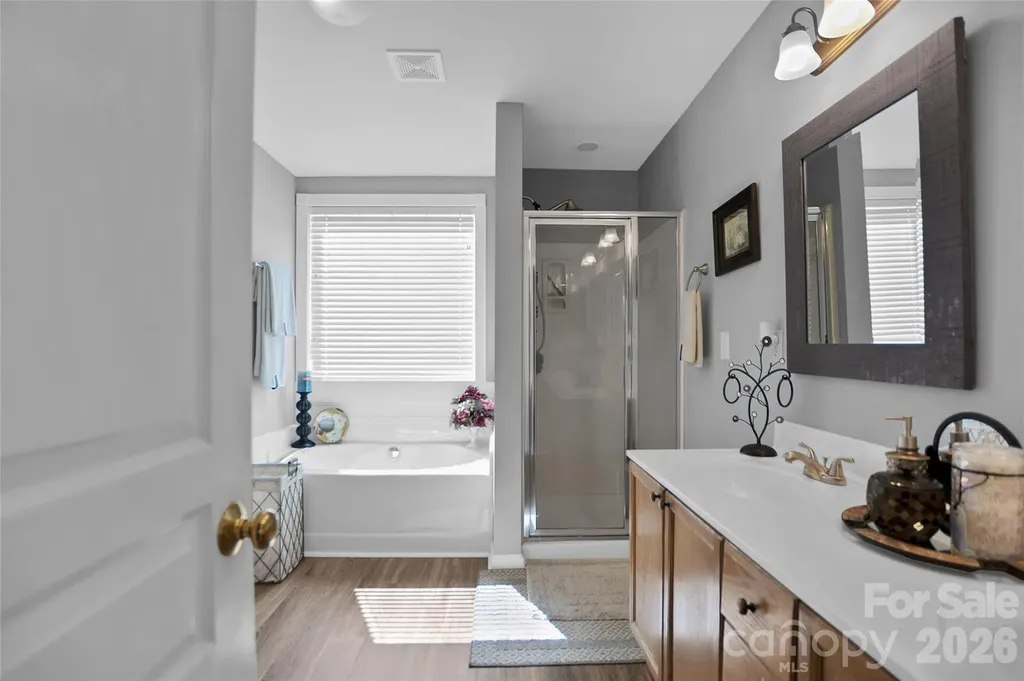 9806 Back Acre Drive Charlotte NC 28213
