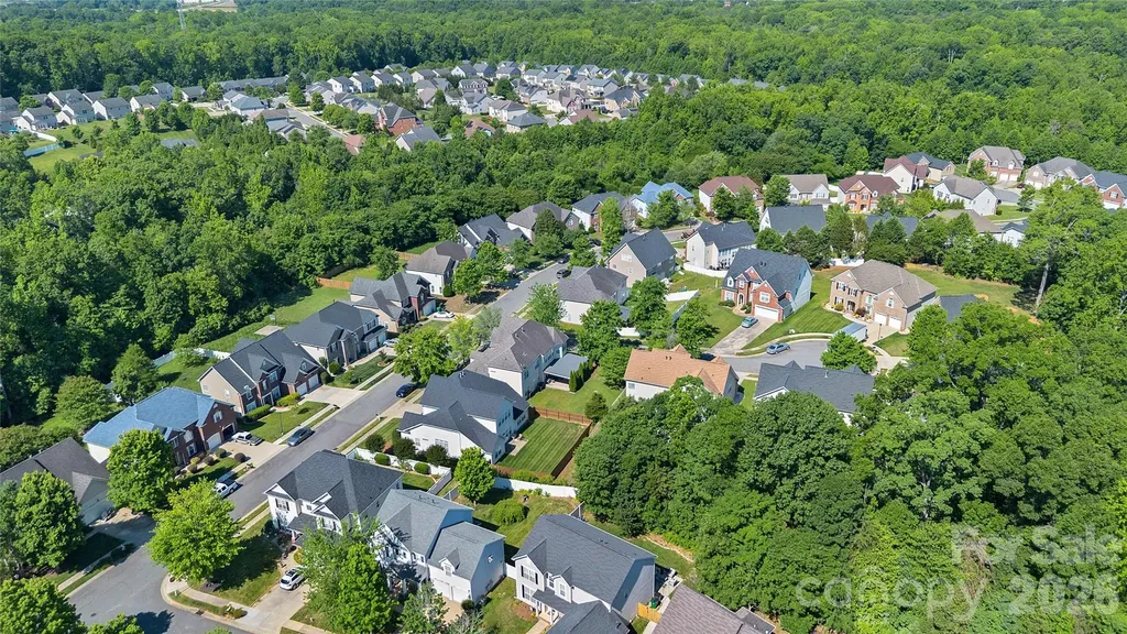 9806 Back Acre Drive Charlotte NC 28213