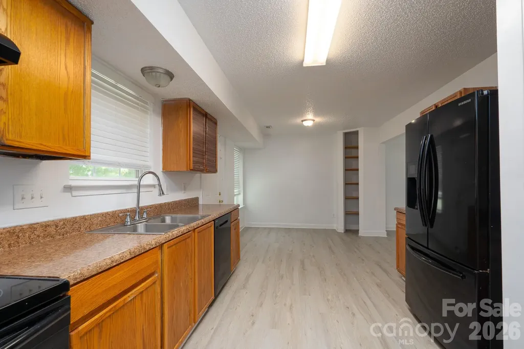 511 Lightspun Lane Charlotte NC 28216