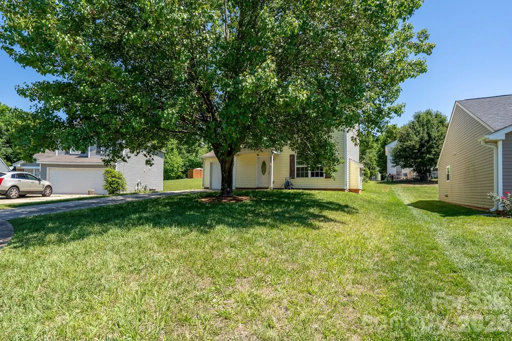 511 Lightspun Lane Charlotte NC 28216