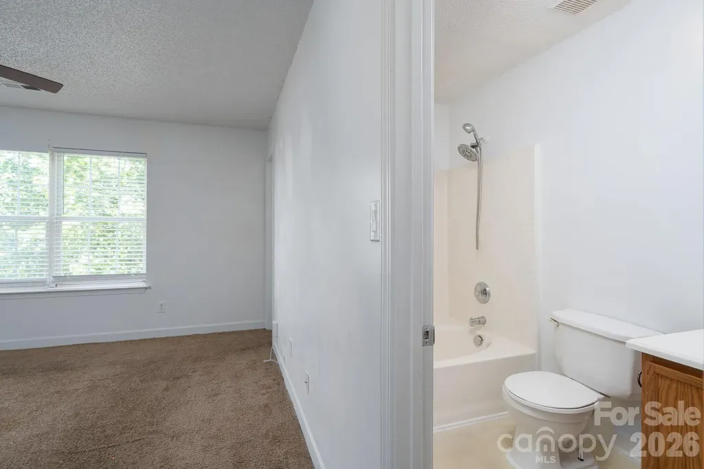 511 Lightspun Lane Charlotte NC 28216