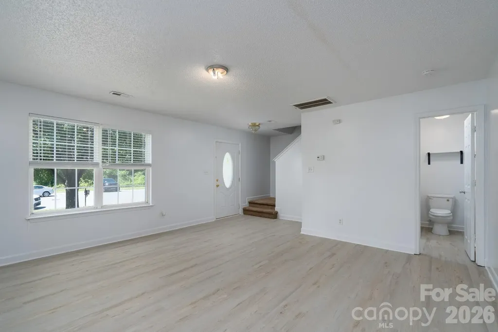 511 Lightspun Lane Charlotte NC 28216