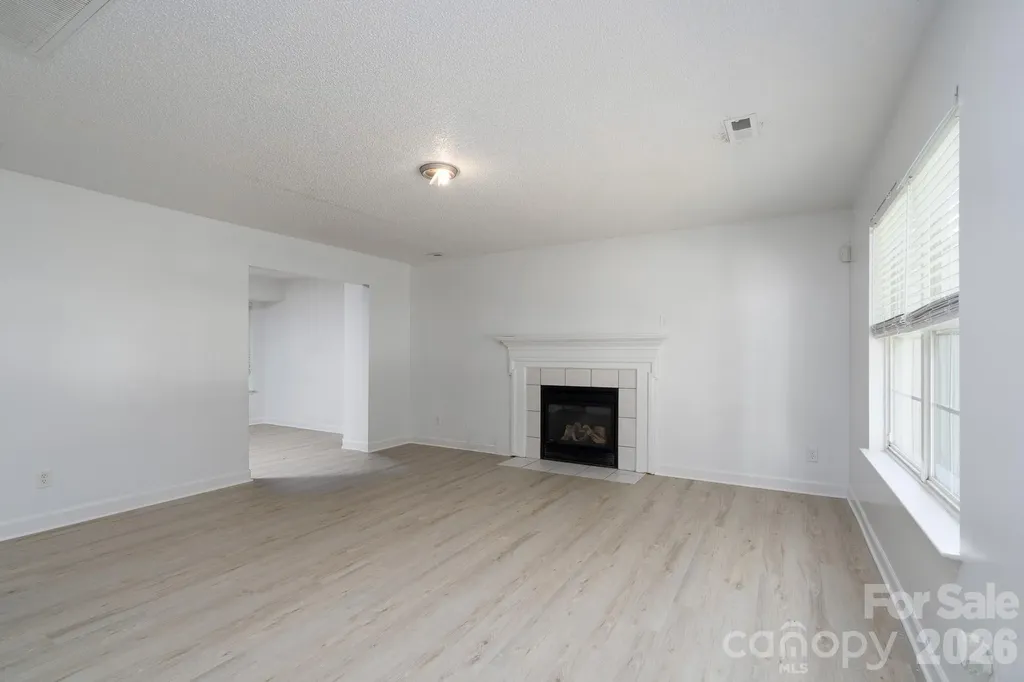 511 Lightspun Lane Charlotte NC 28216